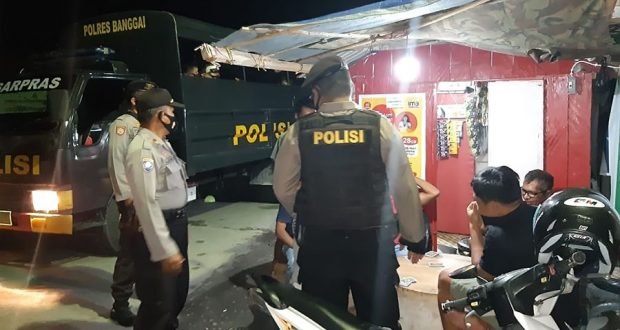 Lewat Patroli Dialogis Personel Polres Banggai Sosialisasikan Prokes