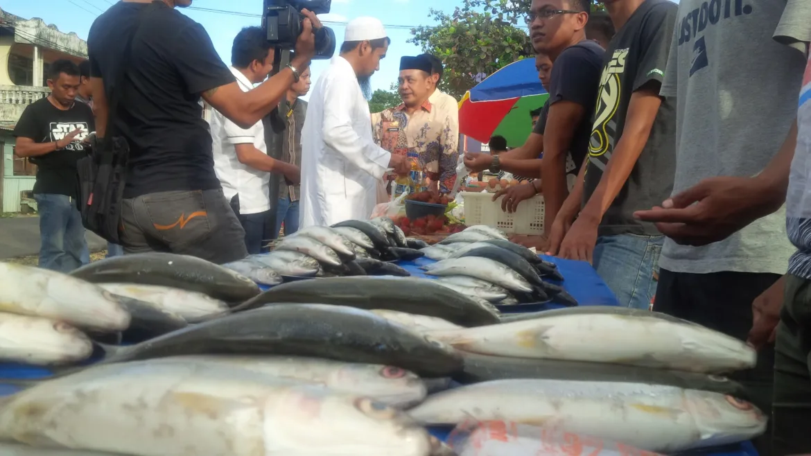 Lihat Ikan Terbang, Wabup Kunjungi Pasar Sore