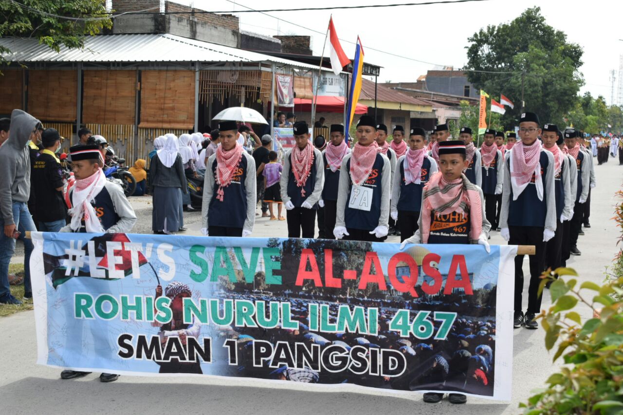 Tim Gerak Jalan SMA ini Serukan “Save Al Aqsha Palestina”