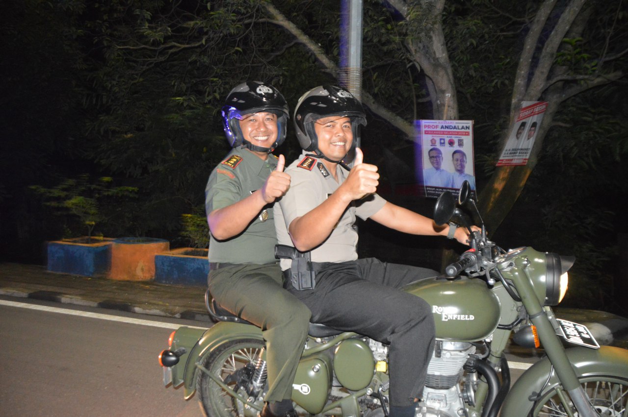 Cek Posko Pengamanan, Kapolres-Dandim Kompak Pake Motor Klasik..