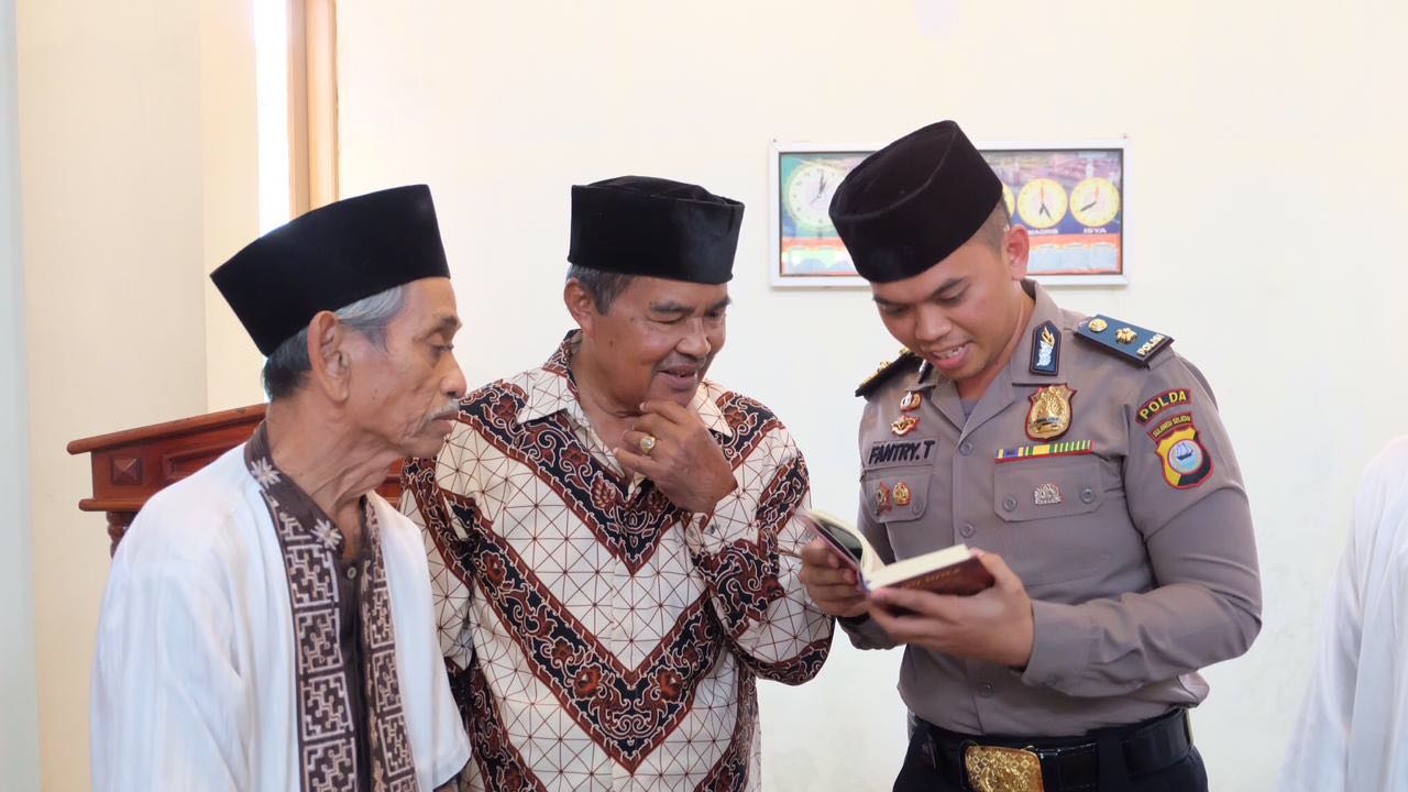 Patut Dicontoh, Pejabat Polda Sulsel Ini Beramal Lewat Alquran