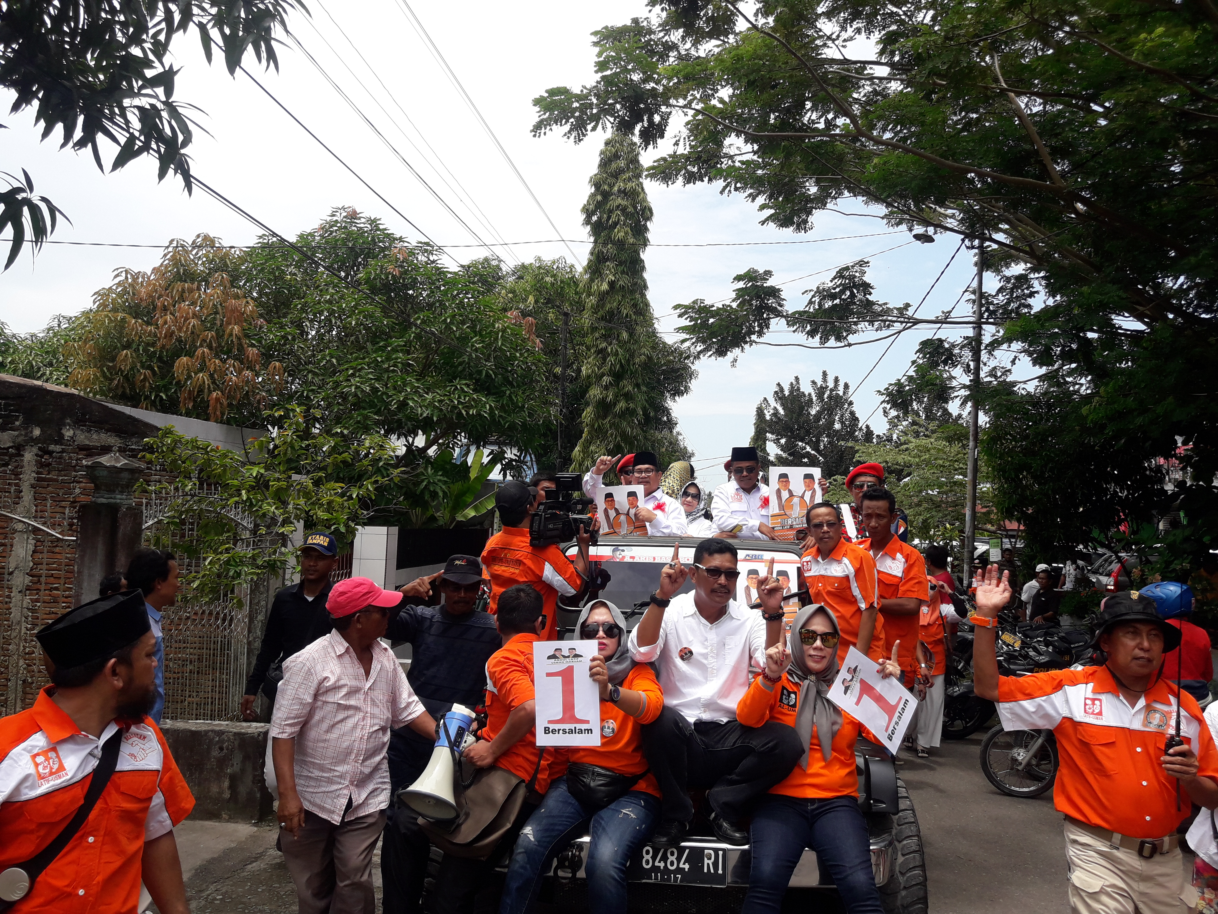 Timses Primadonai Maknai Angka 1 Kemenangan Bersalam