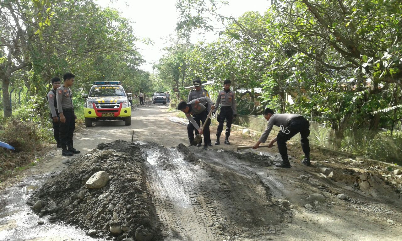 Timbunan Halangi Rombongan FATMA, Polisi Turun Tangan