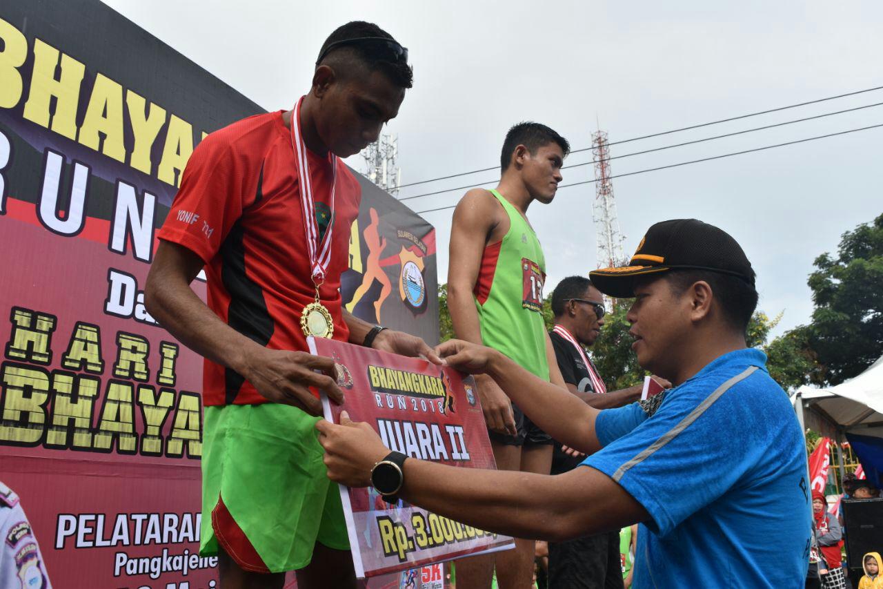 Jajaran Prajurit Kodam XIV/HSN Borong Juara HUT Bhayangkara RUN 2018