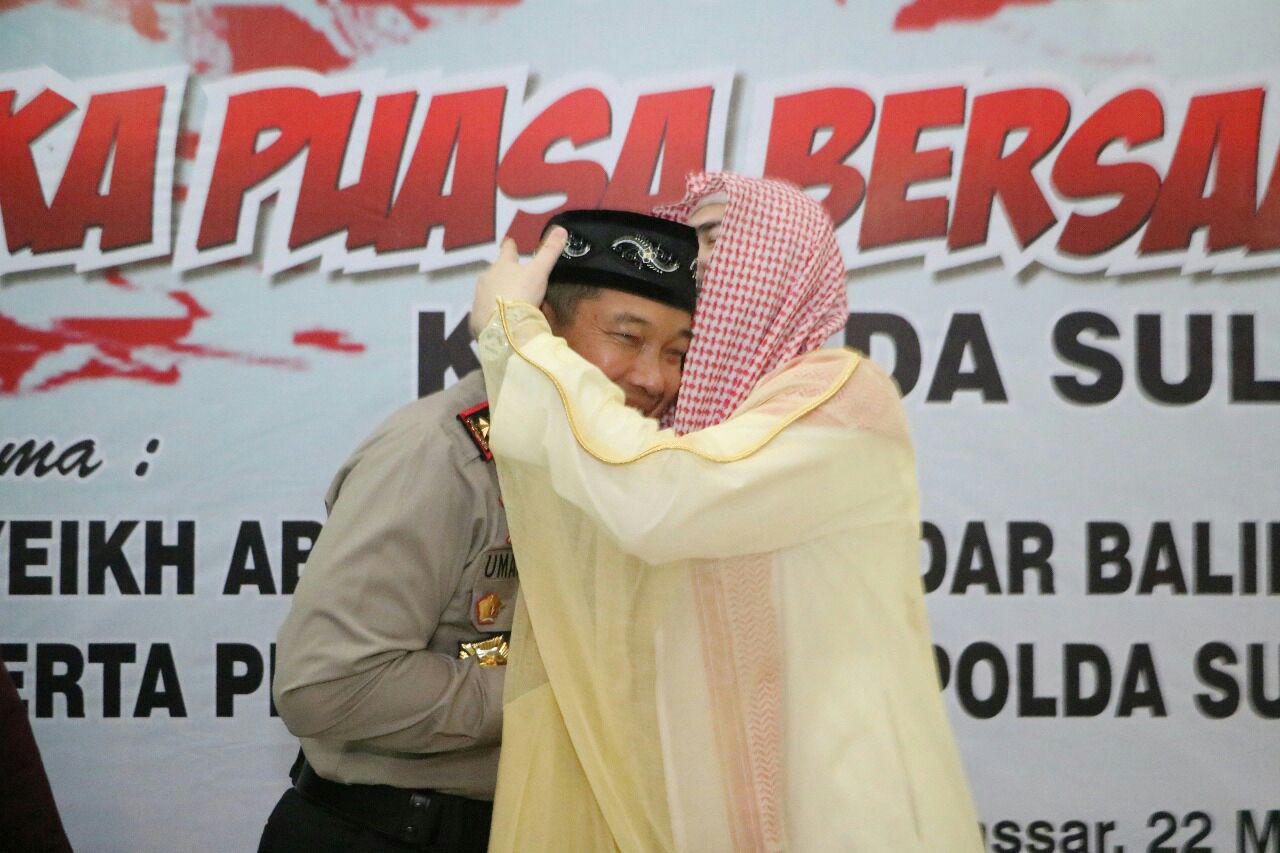 Begini Kebersamaan Kapolda Sulsel Bersama Putra Imam Masjidil Haram