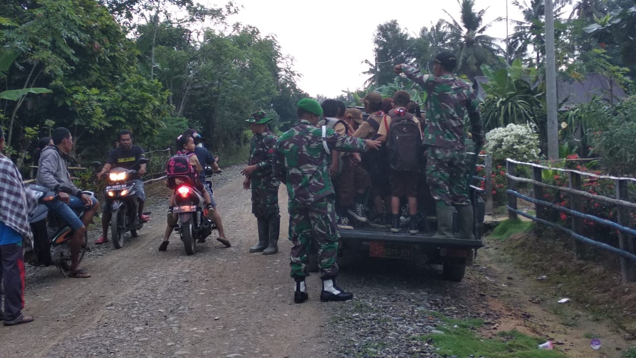 Setiap Hari, Begini Kegiatan Sampingan Prajurit Satgas TNI TMMD ke 102 di Sidrap 