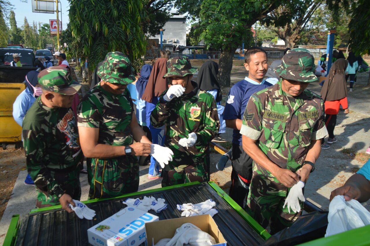 Ratusan Personel KODIM 1420 Ikut Berpartisipasi Dalam Word Clean Up Day