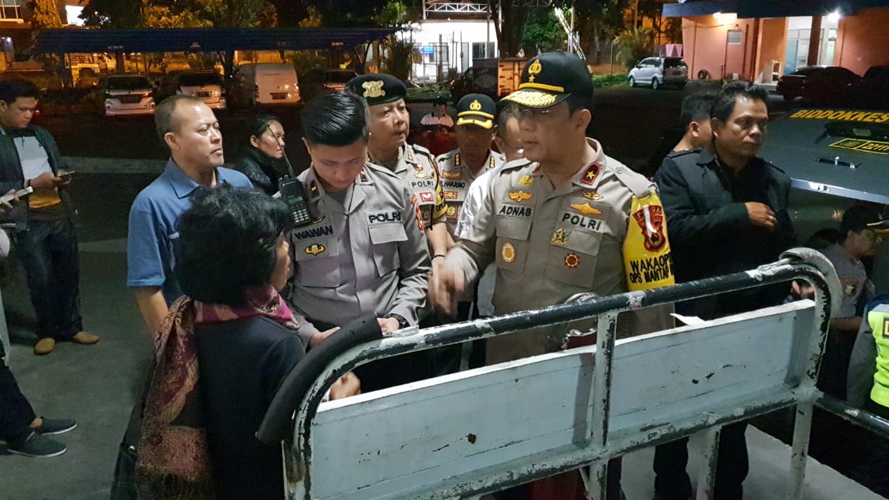 Wakapolda Sulsel Jemput Jenazah Korban KKB di Bandara Sulhas