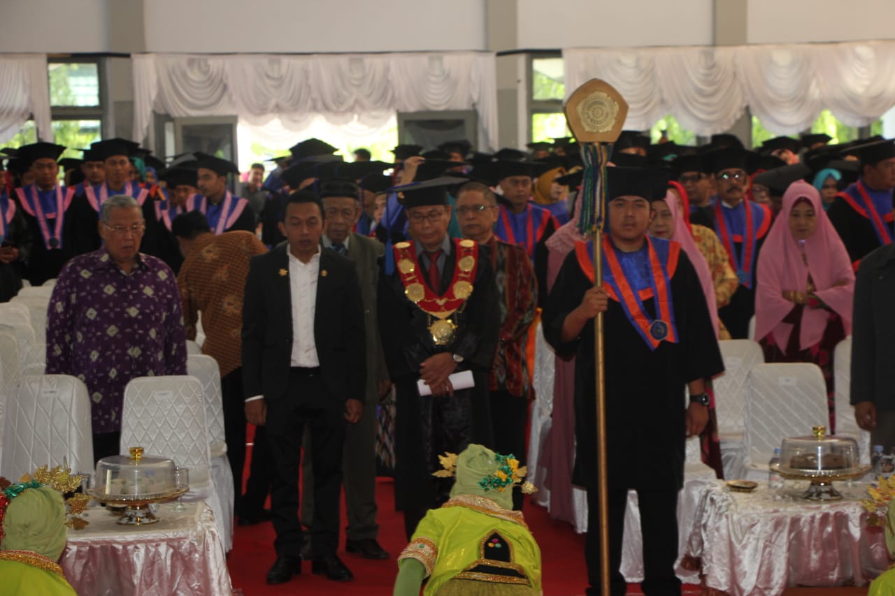 Wakil Ketua DPRD Sulsel Hadiri Rapat Terbuka Wisuda Sarjana XII dan PascaSarjana III STISIP