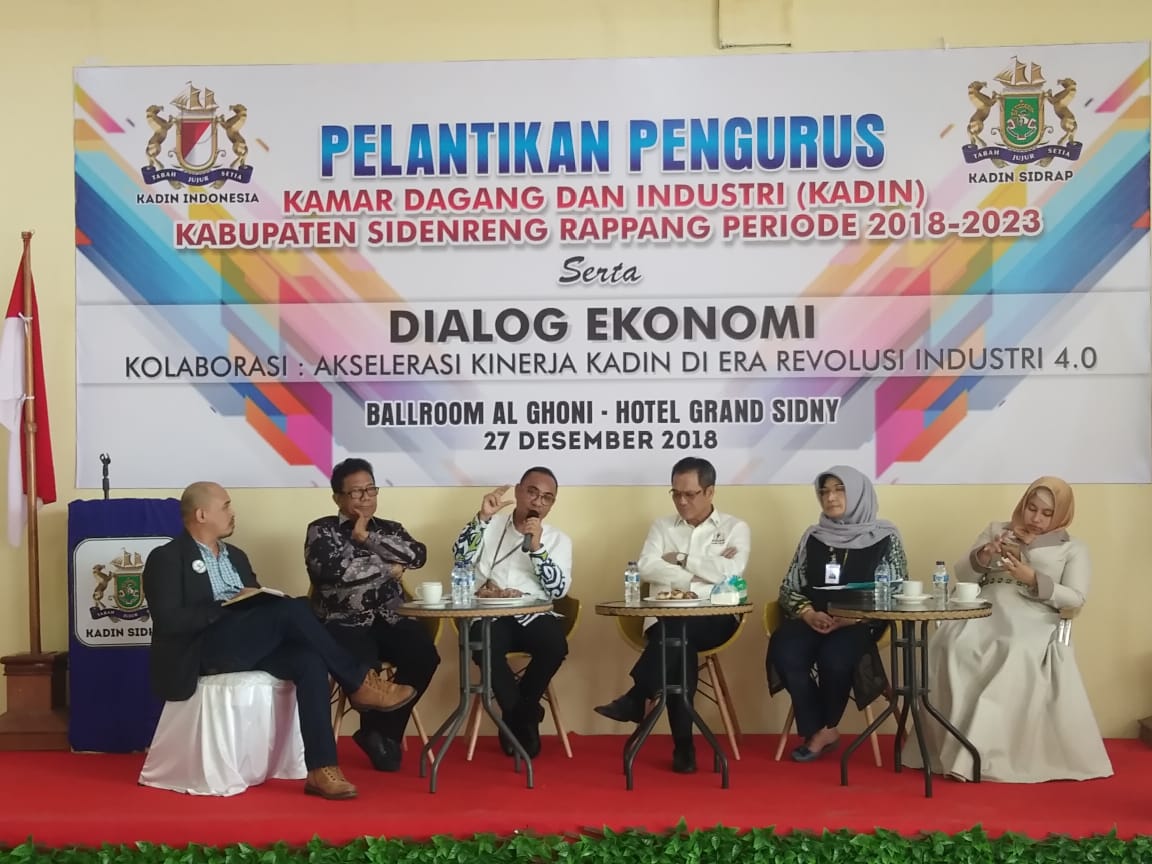 Direksi Bank Sulselbar wilayah Makassar diwakili Ruslan saat menjadi Narsum pada dialog Ekonomi Kadin Sidrap, di Ballroom Algoni hotel Grand Sidny, Kamis (27/12/2018).