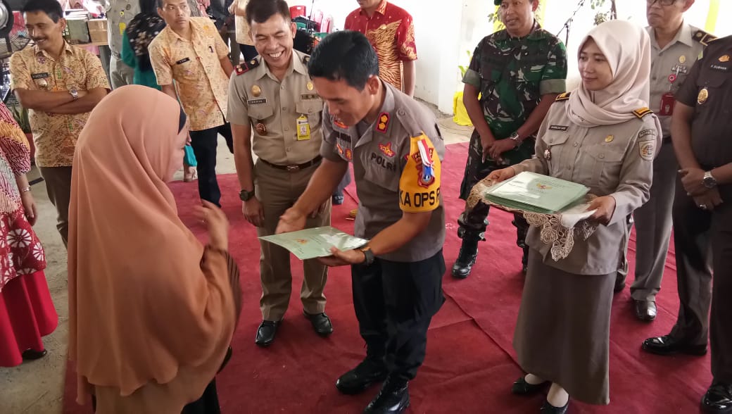 Kapolres Hadiri Penyerahan Simbolis  Sertifikat Tanah oleh Pemkab Pangkep