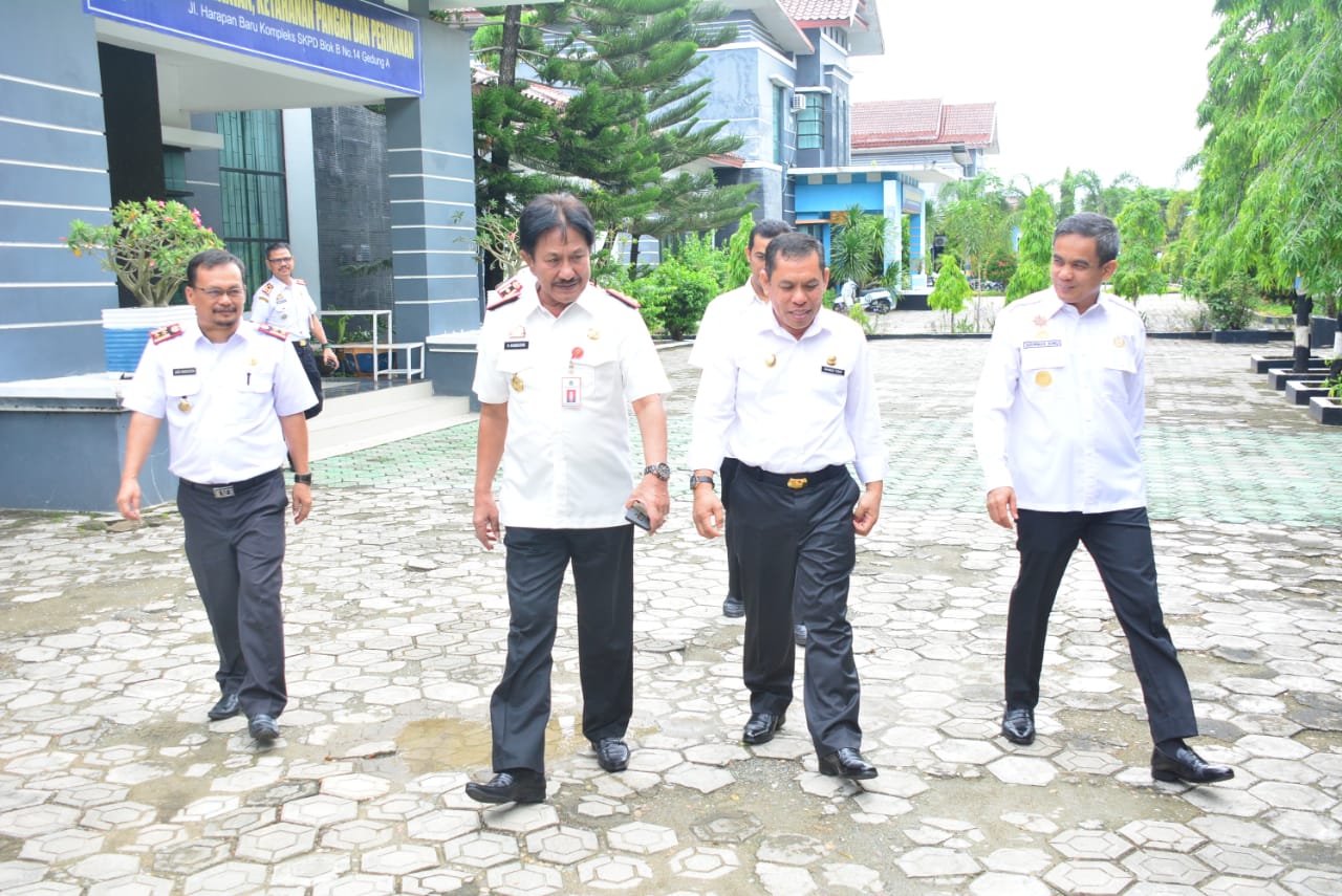 Hari Pertama Masuk Ngantor, Wabup Sidak SKPD