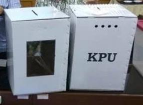 Terbuat Dari Kardus. KPU Enrekang Perkenalkan Bilik dan Kotak Suara Pemilu 2019