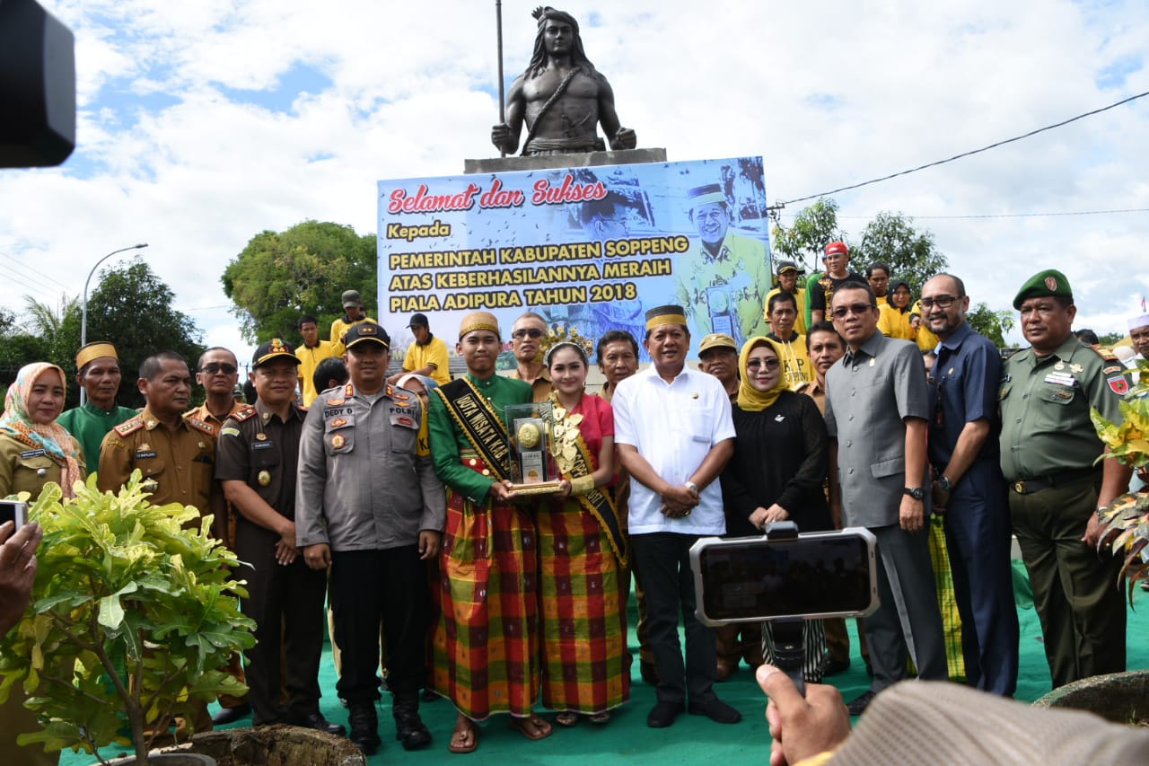 Tiba di Soppeng, Piala Adipura Diarak Keliling Kecamatan