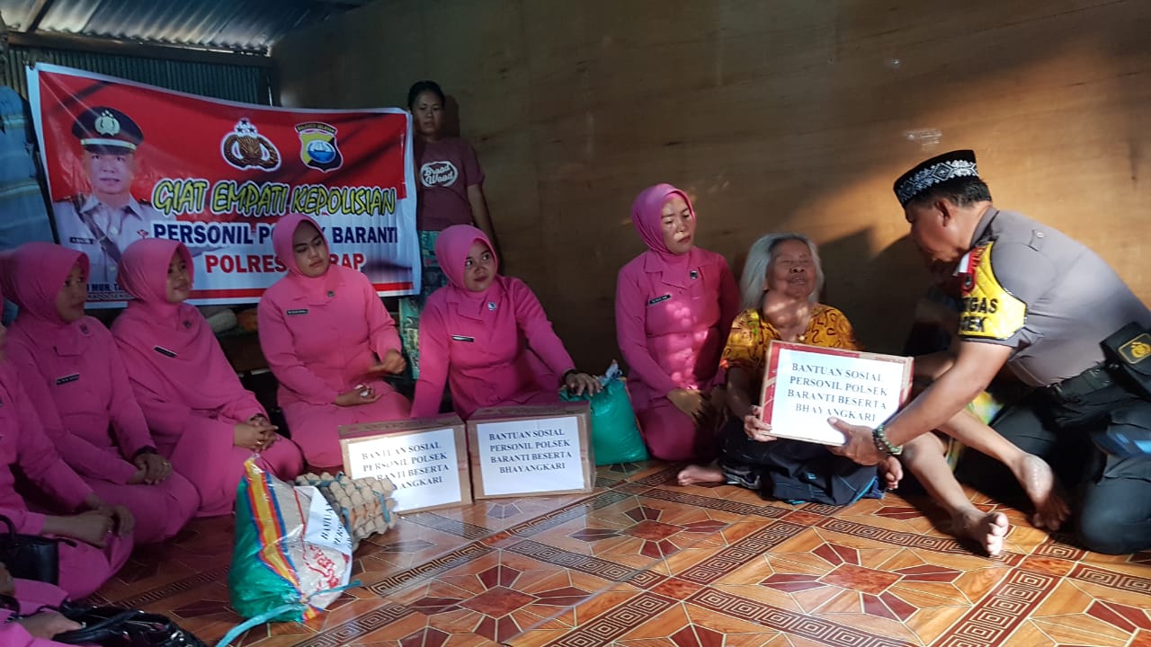 Dapat Kabar Memilukan dari Warganya. Kapolsek Baranti Temui Nenek Buta Ini 