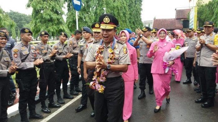 Kapolres Pangkep Hadiri Gelar Welcome and Farewell Parade Kapolda Sulsel