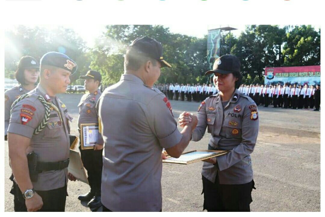 Berprestasi, Polwan ini Diganjar Penghargaan Dari Kapolda