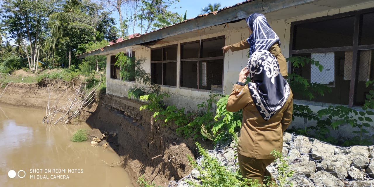 Dua bangunan SDN 228 Bentenglompo Yang terancam Tergerus Abrasi (Ist)