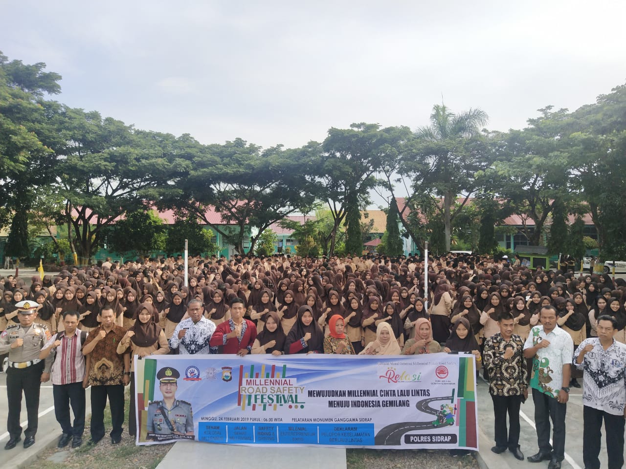 Luar Biasa, Ribuan Siswa Nyatakan Deklarasi MRSF di SMAN 2 Sidrap