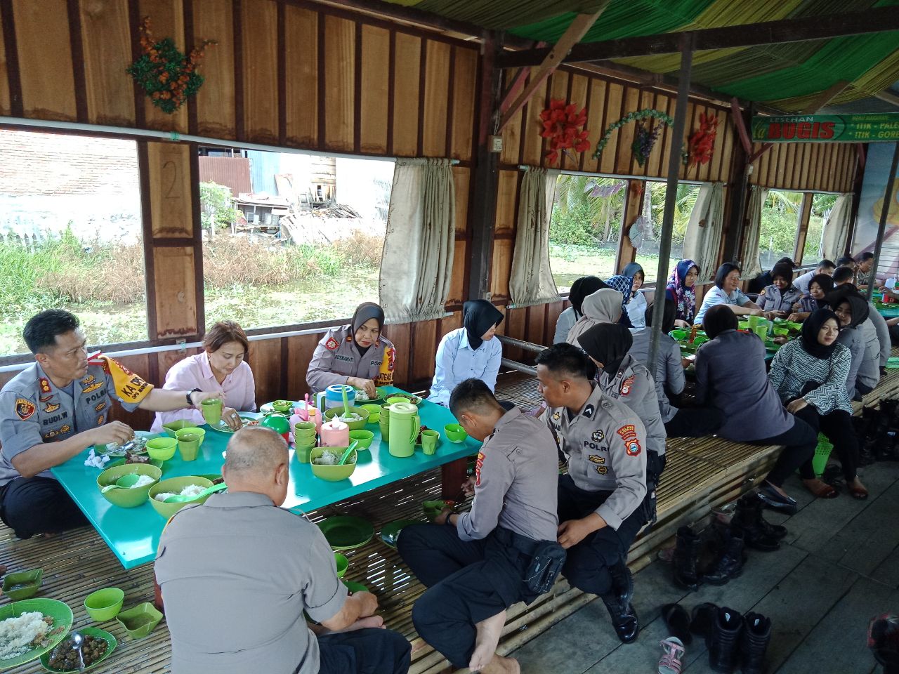 Usai Jamu Kapolda, Kali ini Kapolres Sidrap Makan Siang Bareng Wartawan