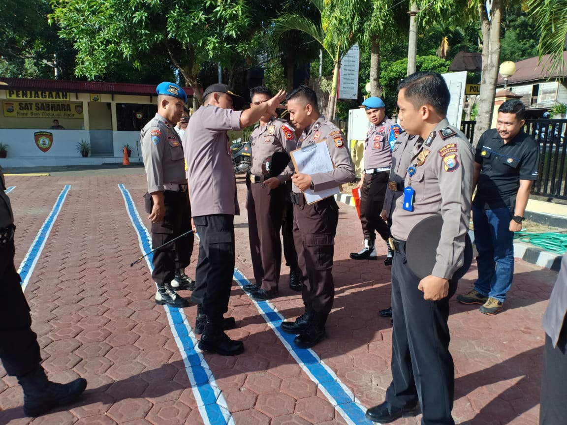 Kapolres Enrekang Sidak Personil Usai Apel Pagi