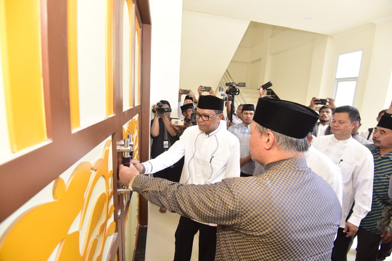 Gubernur Sulsel Resmikan Mesjid Mamajang Raya