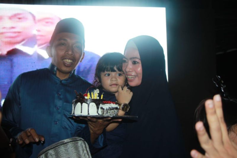 Rayakan Milad ke-33 Istri, H. Syaharuddin Alrif Berpesan Begini…