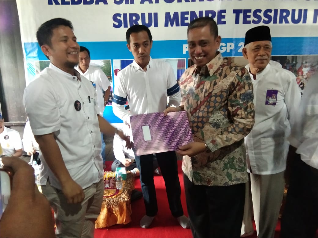 Amran Mahmud Hadiri Acara Tudang Sipulung Family Gathering Paleppang