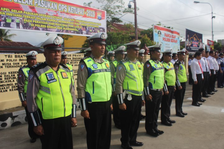 Jelang Putusan Sengketa Pemilu, Polisi Perketat Penjagaan Mako dan KPU Sidrap