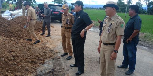 Bupati Sidrap dan Dandim 1420 Pantau Gotong Royong Perbaikan Tanggul