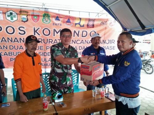 H. Syaharuddin Alrif Kembali Distribusikan Bantuannya pada Korban Banjir Sidrap