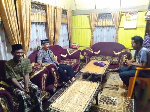 Kapolsek Mandalle Polres Pangkep Bersilaturahmi Bersama Tomas Kampung Kekeang Tamarupa