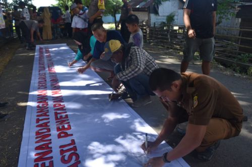 Polres Ajak Warga Bubuhkan Tanda Tangan Massal Tolak Kekerasan