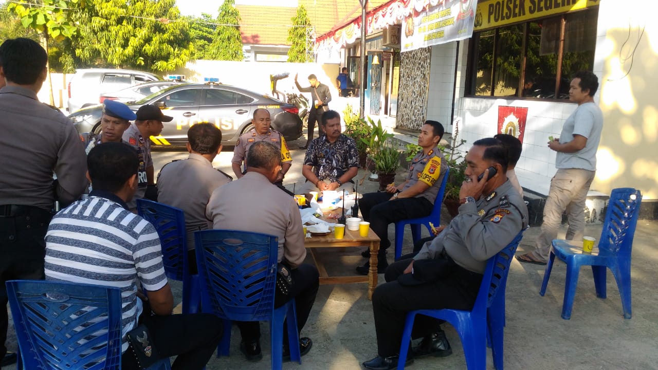 Usai Strong Point, Kapolres Pangkep Bersama Camat Segeri dan Personil Polsek Segeri Coffe Morning