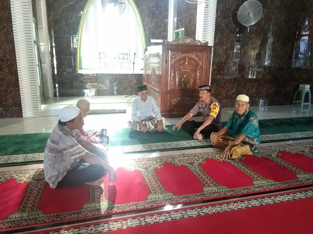 Sampaikan Pesan Kamtibmas, Kapolsek Mandalle Temui Jamaah Masjid di Marangancang Caddi