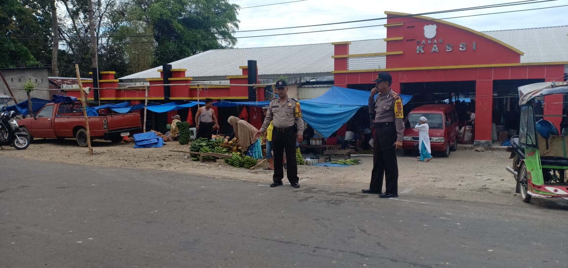 Antisipasi Tindak Kejahatan, Kapolsek Balocci Turun Kontrol Pasar Kassi