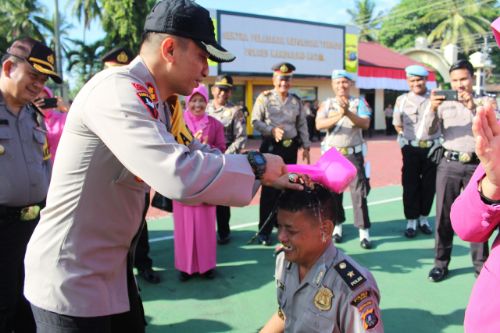 20 PERSONIL POLRI DAN ASN POLRES MADINA DAPAT REWARD NAIK PANGKAT