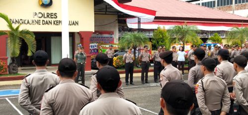 Perkuat Sinergitas TNI-POLRI, Dandim 1421 Pangkep Pimpin Apel Pagi di Mapolres