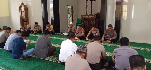 Subhanallah, Personil Polres Sidrap Baca Yasin Sebelum Memulai Tugas Rutinnya