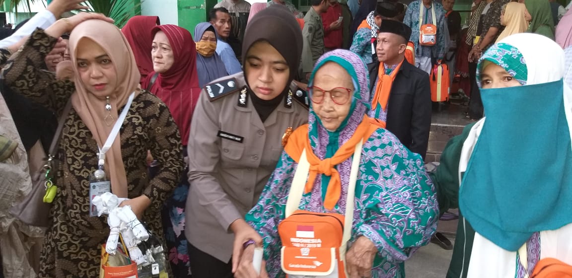 Polres Pangkep Backup Penuh Pengamanan Pemberangkatan Jemaah Haji Pangkep