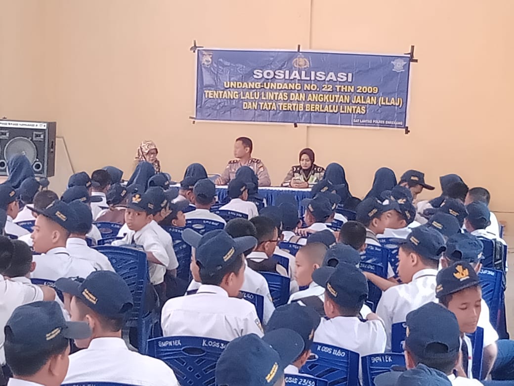 Ini Tujuan Personil Satlantas Polres Enrekang Datangi SMPN 1 Enrekang