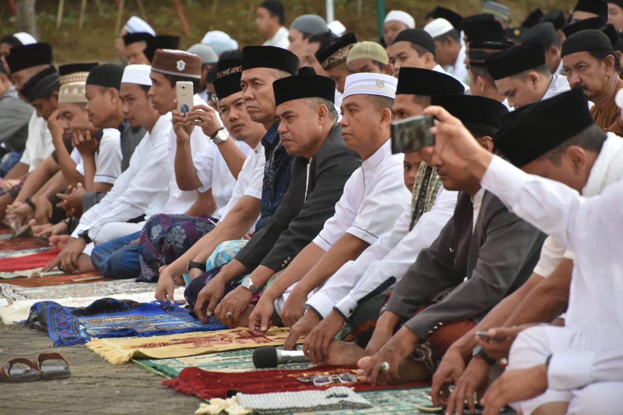 Petinggi Korem 141 Bone Shalat Idul Adha Bersama Warga