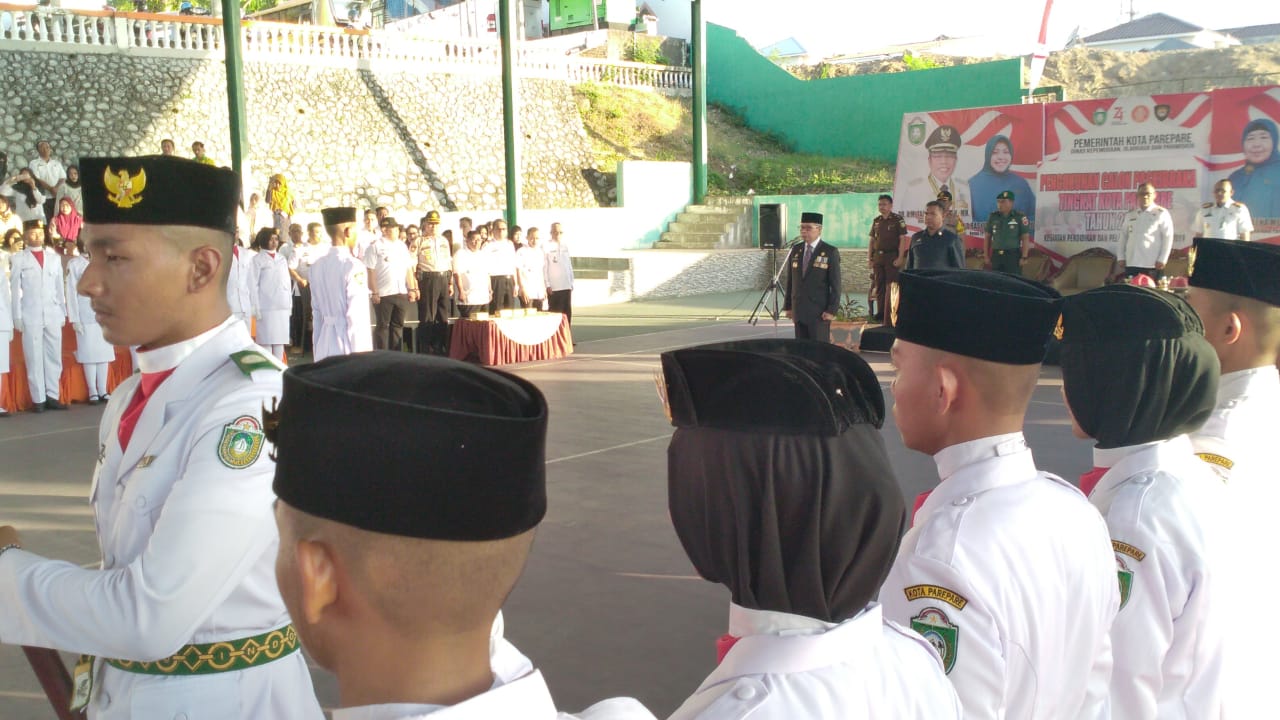 Walikota Taufan Kukuhkan Paskibraka Parepare, Ini Harapannya