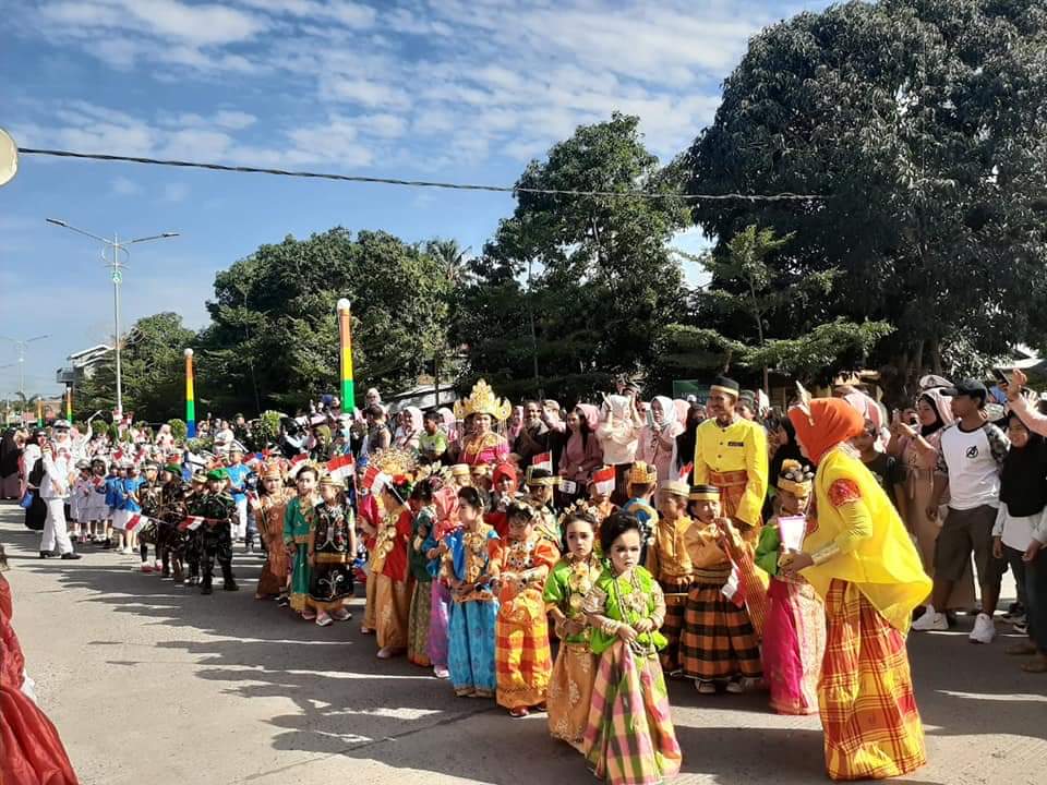 Karnaval TK Di Sidrap Warnai Perayaan HUT Ke-74 RI