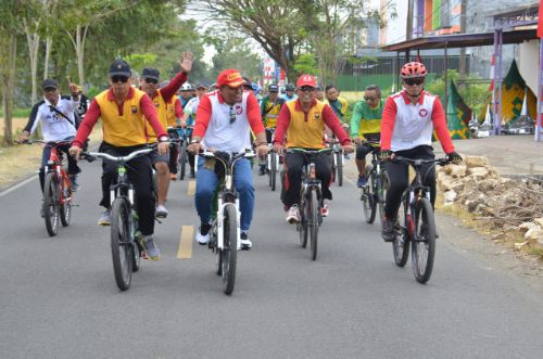 Danrem 141 Bersama Unsur Forkopimda Bone Gelar Sepeda Santai Bersama