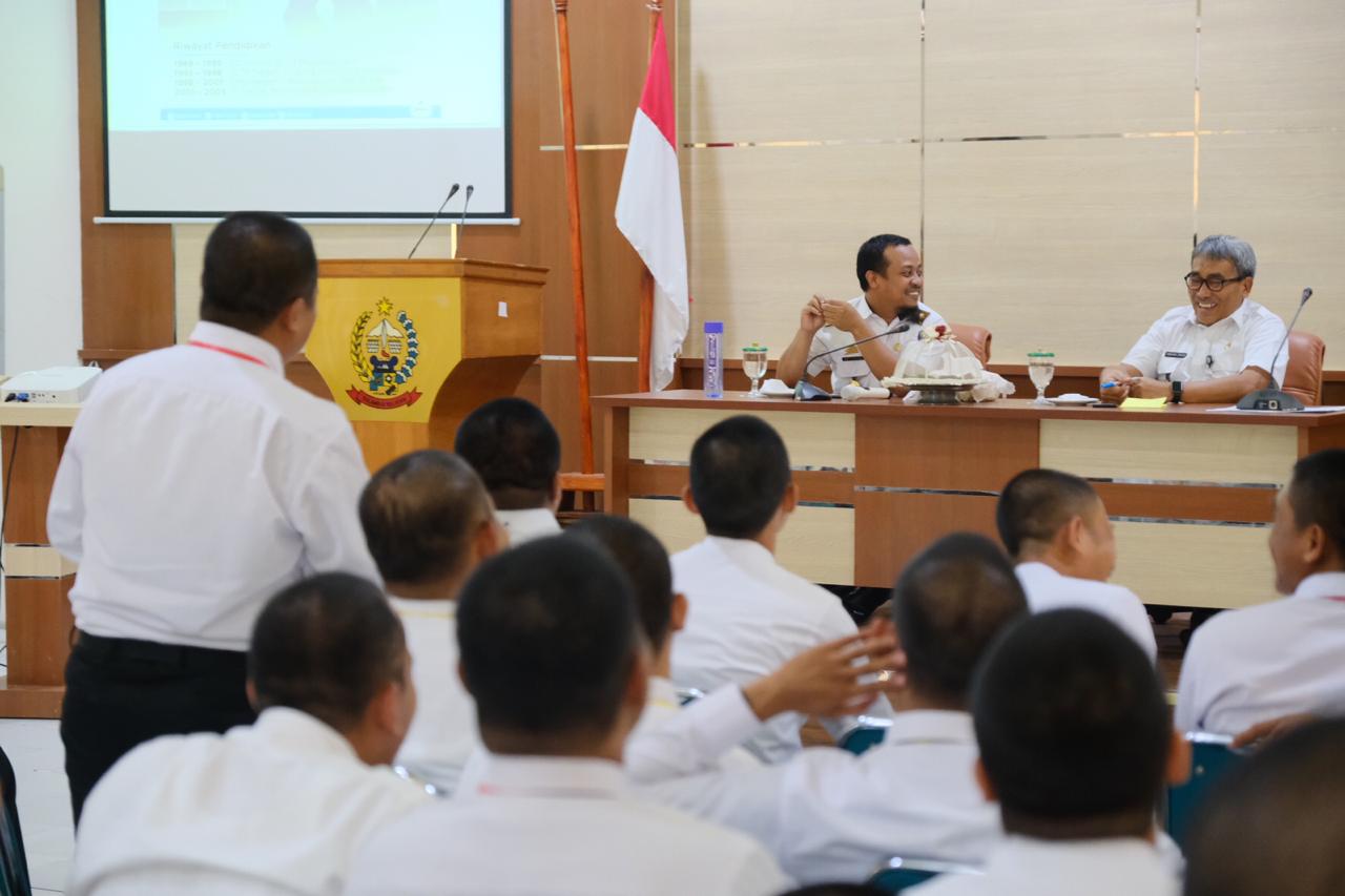 Terima Laporan Soal Gaji Guru, Wagub Langsung Telpon Sekdis Pendidikan