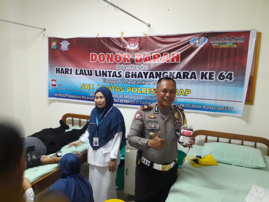 Melalui Baksos Donor Darah, Satlantas Polres Sidrap Sambut Milad Polantas ke-64