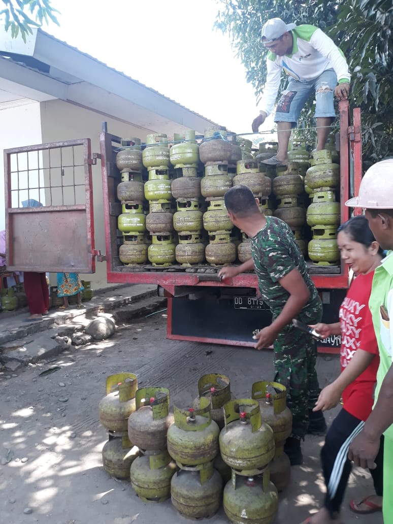 Penuhi Kebutuhan Gas Elpiji Masyarakat, Disperdastri Gowa Gelar Operasi Pasar