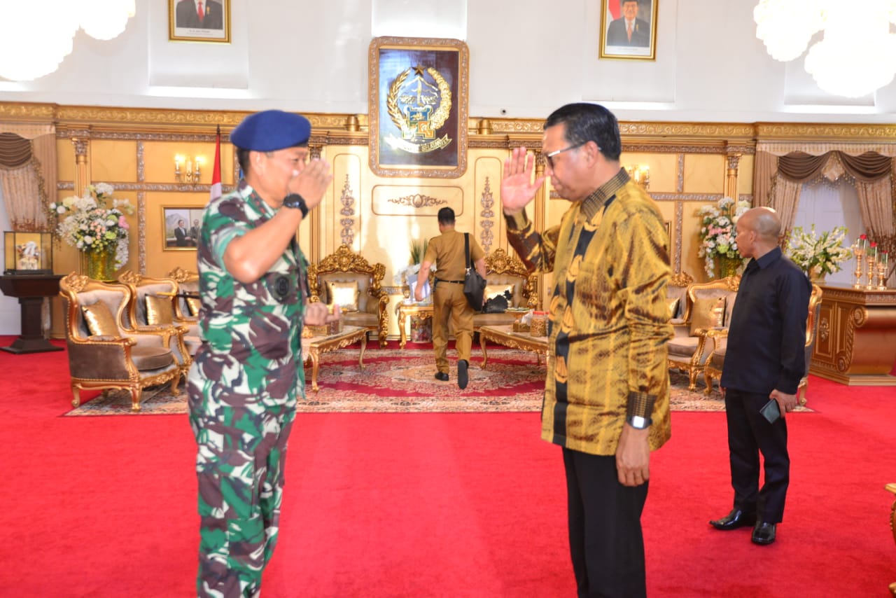 NA Menerima Kunjungan Pangkoopsau II di Rujab Gubernur Sulsel. Ini Tujuannya