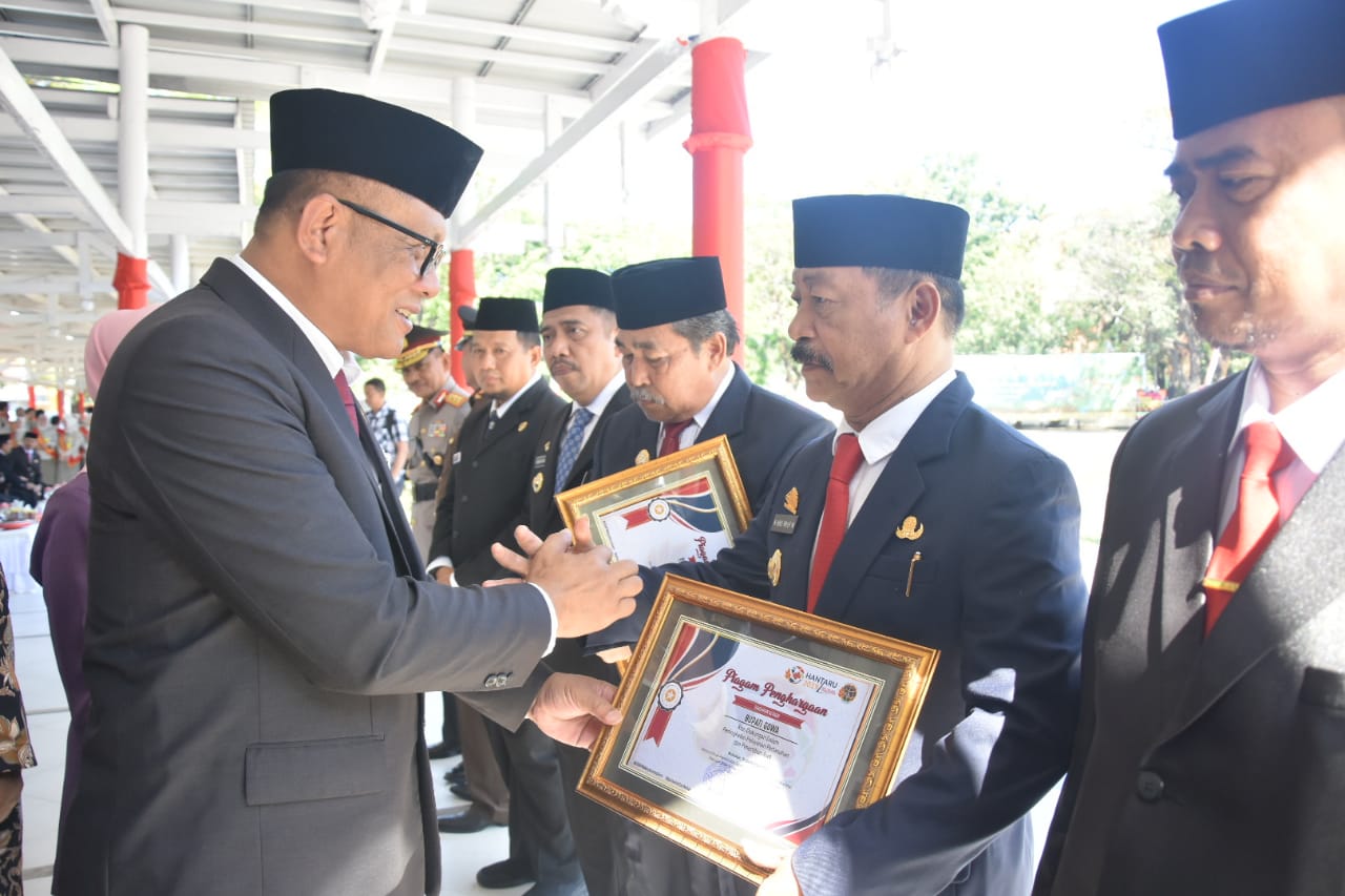 Wabup Gowa Terima Penghargaan dari Kementerian ATR/BPN